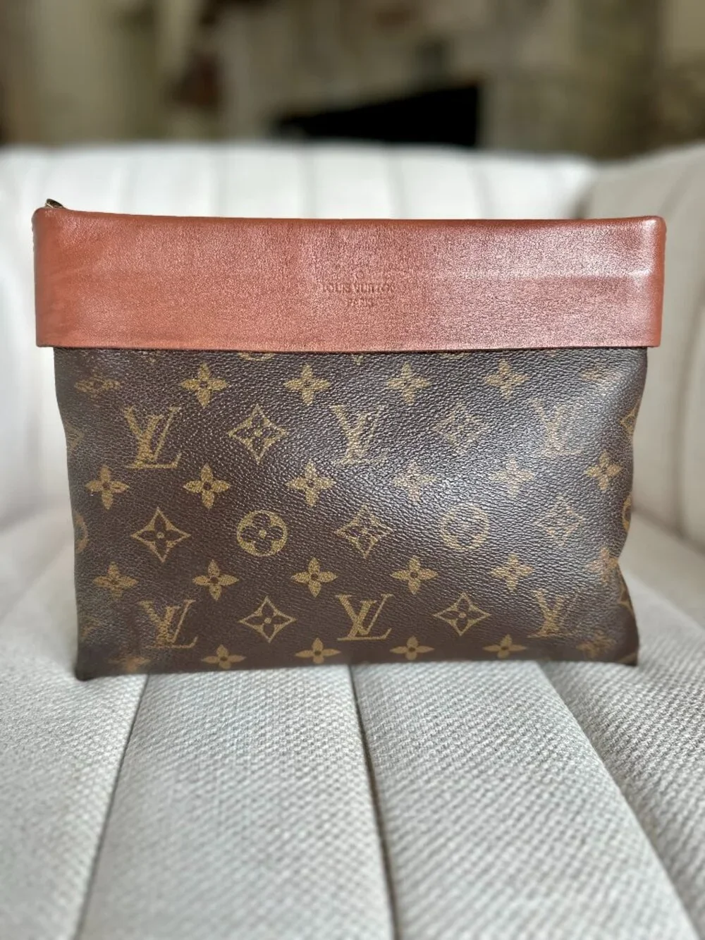 Authentic Louis Vuitton Tuileries Pochette Monogram